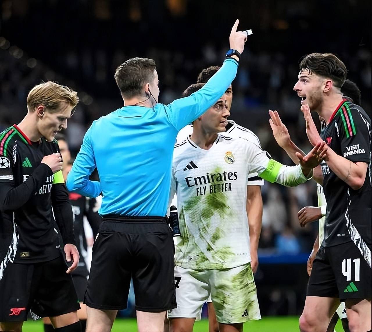 关于多特蒙德战平阿森纳，姆巴佩乌龙送礼欧冠的信息