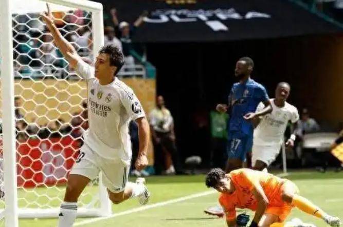 皇马轻取多特蒙德，C罗扑点救主西甲的简单介绍